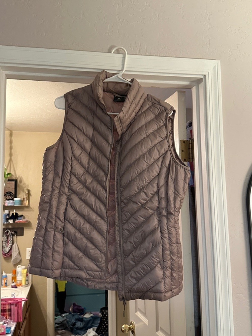 32 degrees Quilted Sleeveless Puffer Vest in Light Taupe